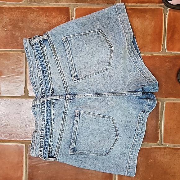 Kancan 90s High Rise Belted Denim Shorts - Picture 7 of 10